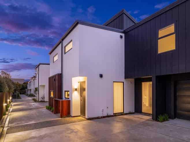 4/8 Antrim Street, Sydenham