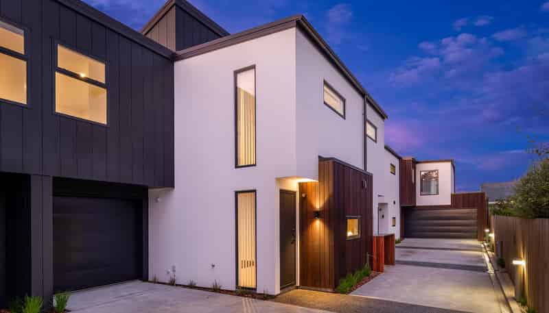 2/8 Antrim Street, Sydenham