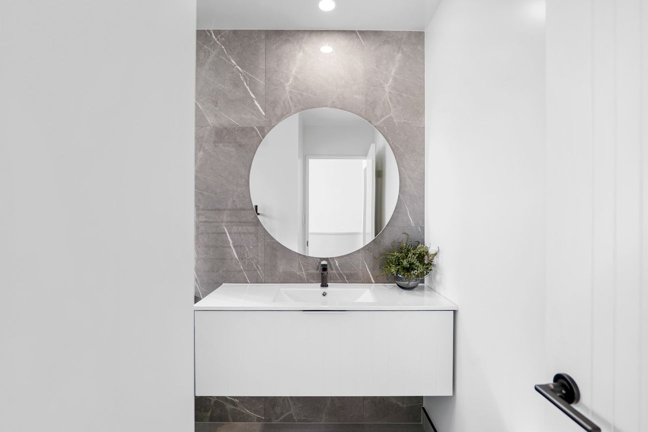 Brand New Townhouse Near CBD with Carpark - Meer