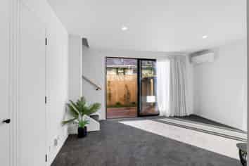 3/8 Antrim Street, Sydenham