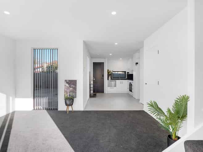 3/8 Antrim Street, Sydenham