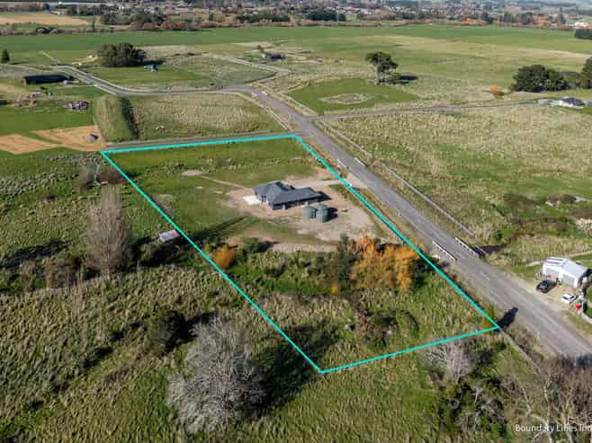 21 Latha Grove, Woodville