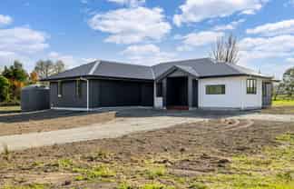 21 Latha Grove, Woodville