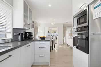 79 Riverton Drive, Randwick Park