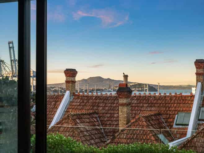 202/15B Augustus Terrace, Parnell