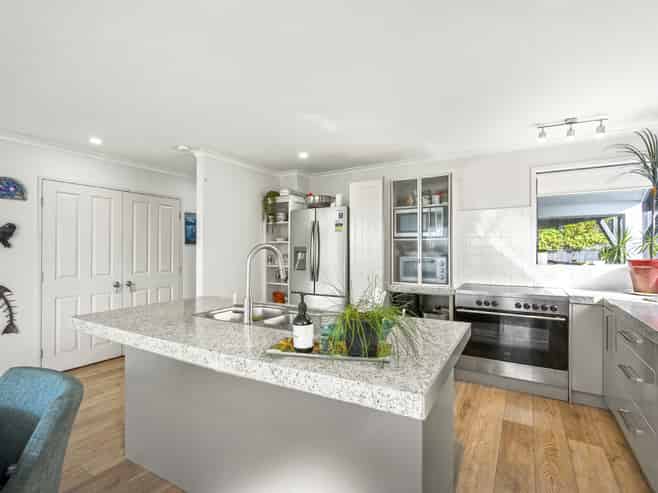 3/1013 Beach Road, Torbay