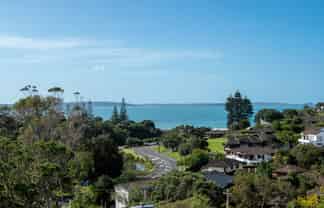 3/1013 Beach Road, Torbay
