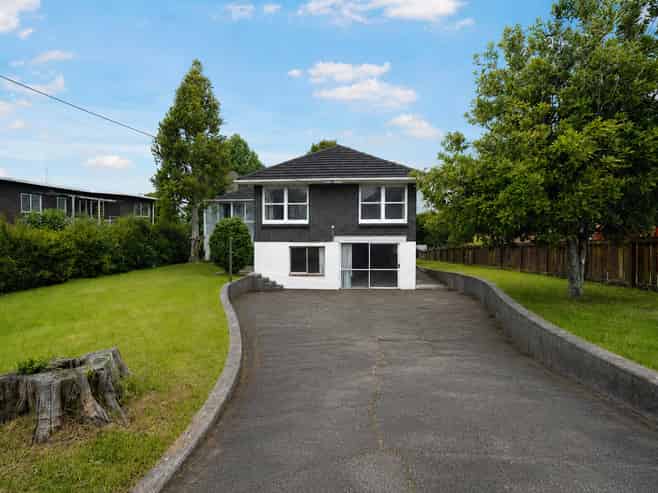 41 Royal Road, Massey