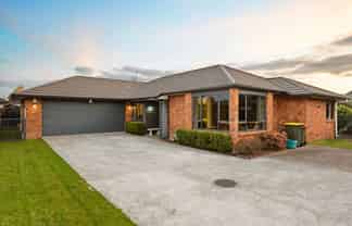 8 Jarvis Court, Huntington