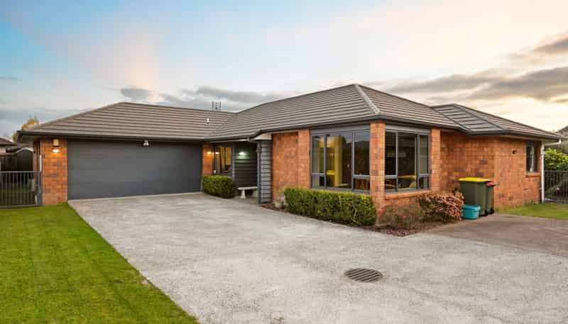 8 Jarvis Court, Huntington