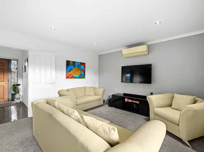 8 Jarvis Court, Huntington