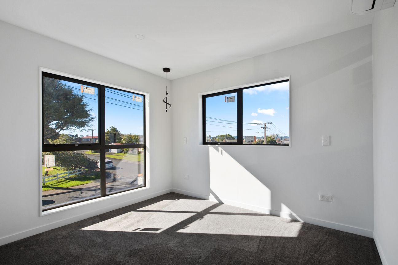 Modern Comfort Living in Manurewa Today - Vue 5