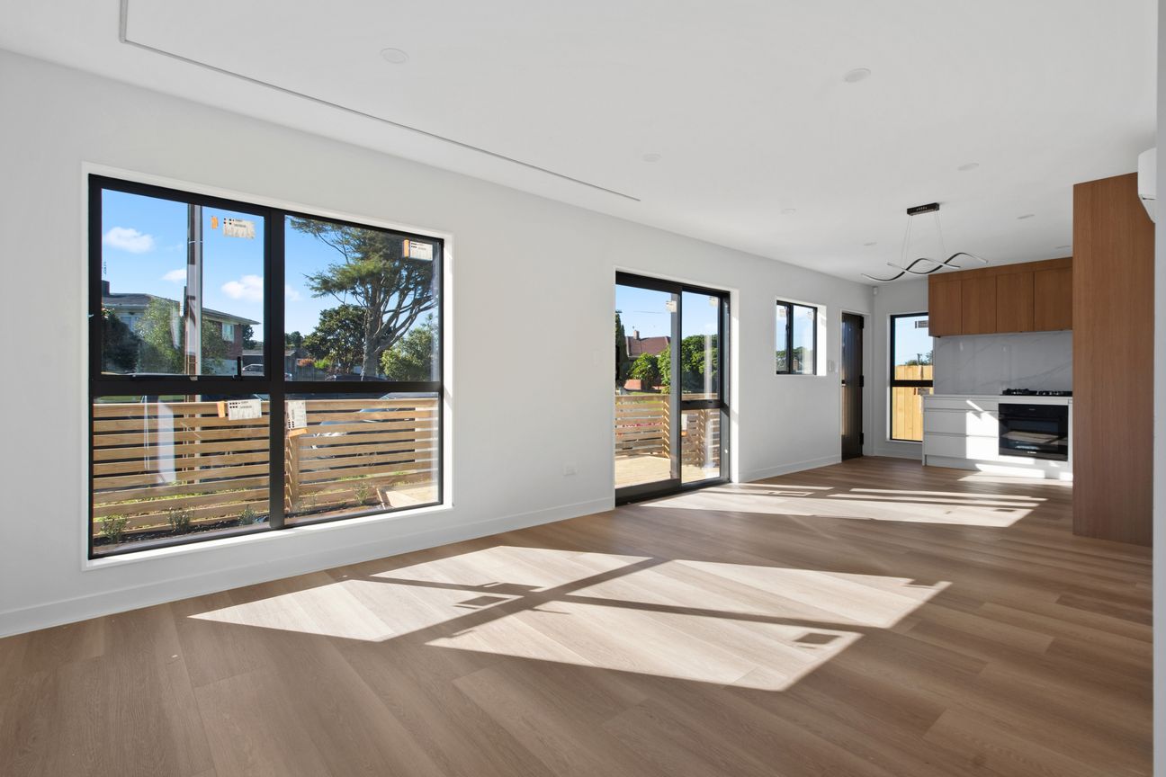 Modern Comfort Living in Manurewa Today - Vue 4