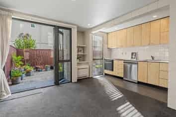 2/868 Colombo St, Christchurch Central