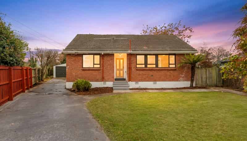 6 Lyall Place, Bryndwr