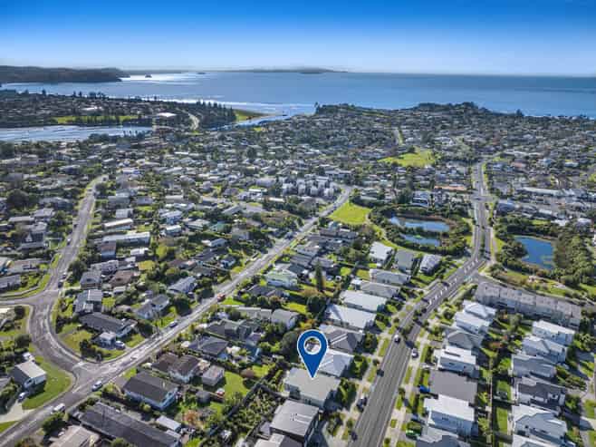 26 Kukuwai Avenue, Red Beach