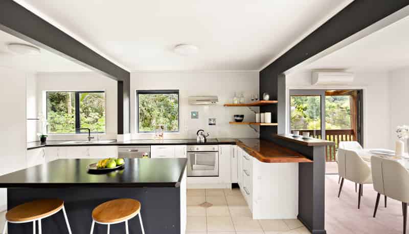 30 Wood Bay Road, Titirangi