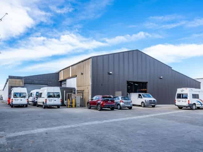 High yielding investment with rental upside 