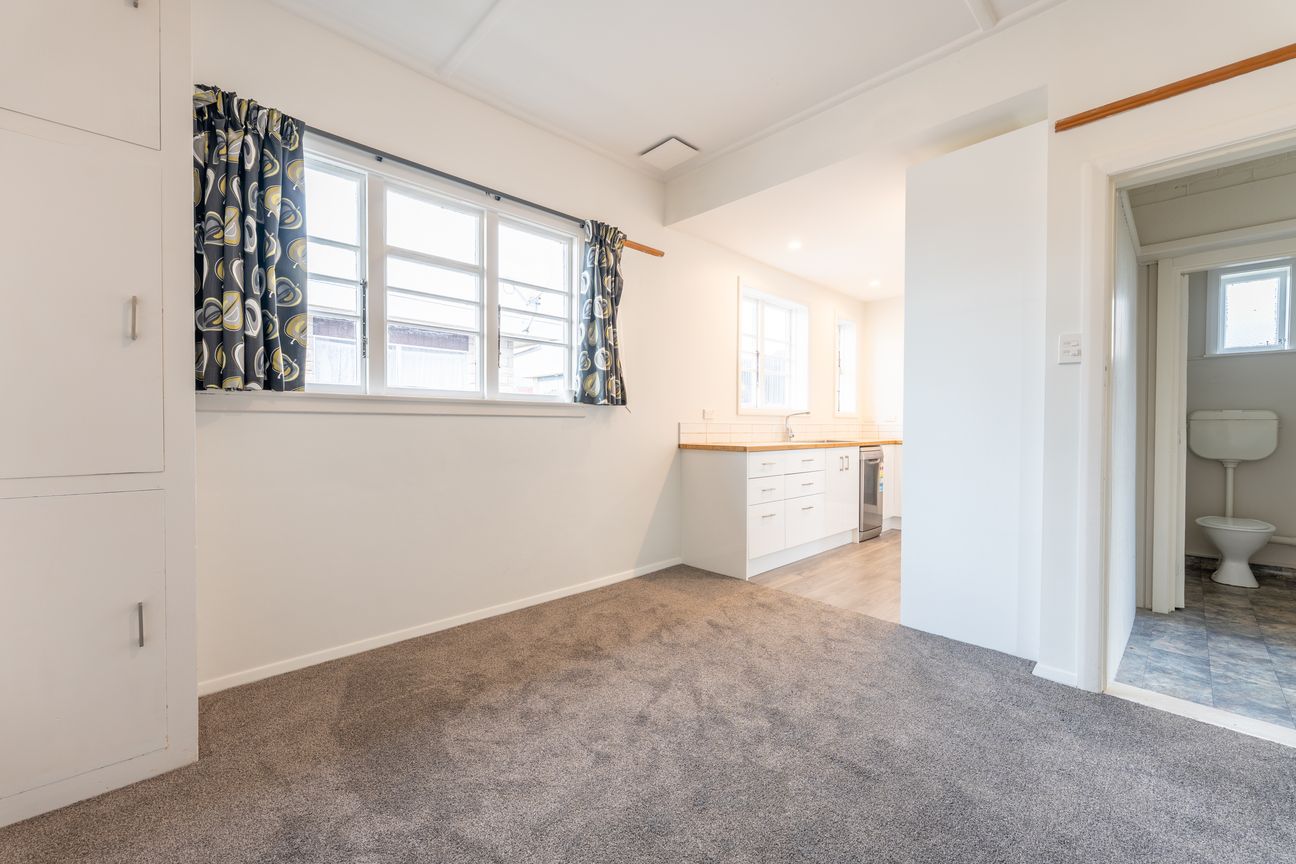 Freshly Renovated & Move-In Ready - Widok 3