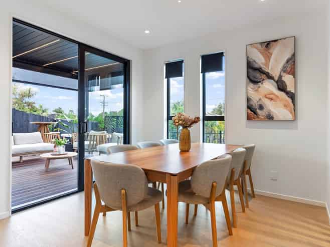 1/1 Montana Avenue, Murrays Bay