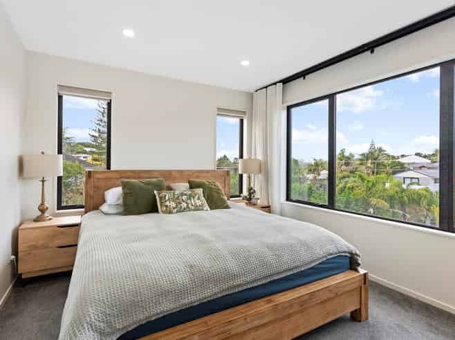 1/1 Montana Avenue, Murrays Bay