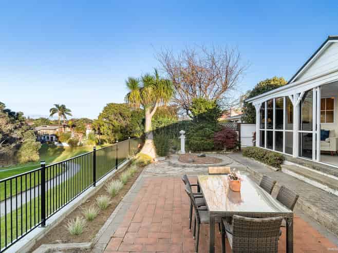 11 Riverside Drive, Waiuku