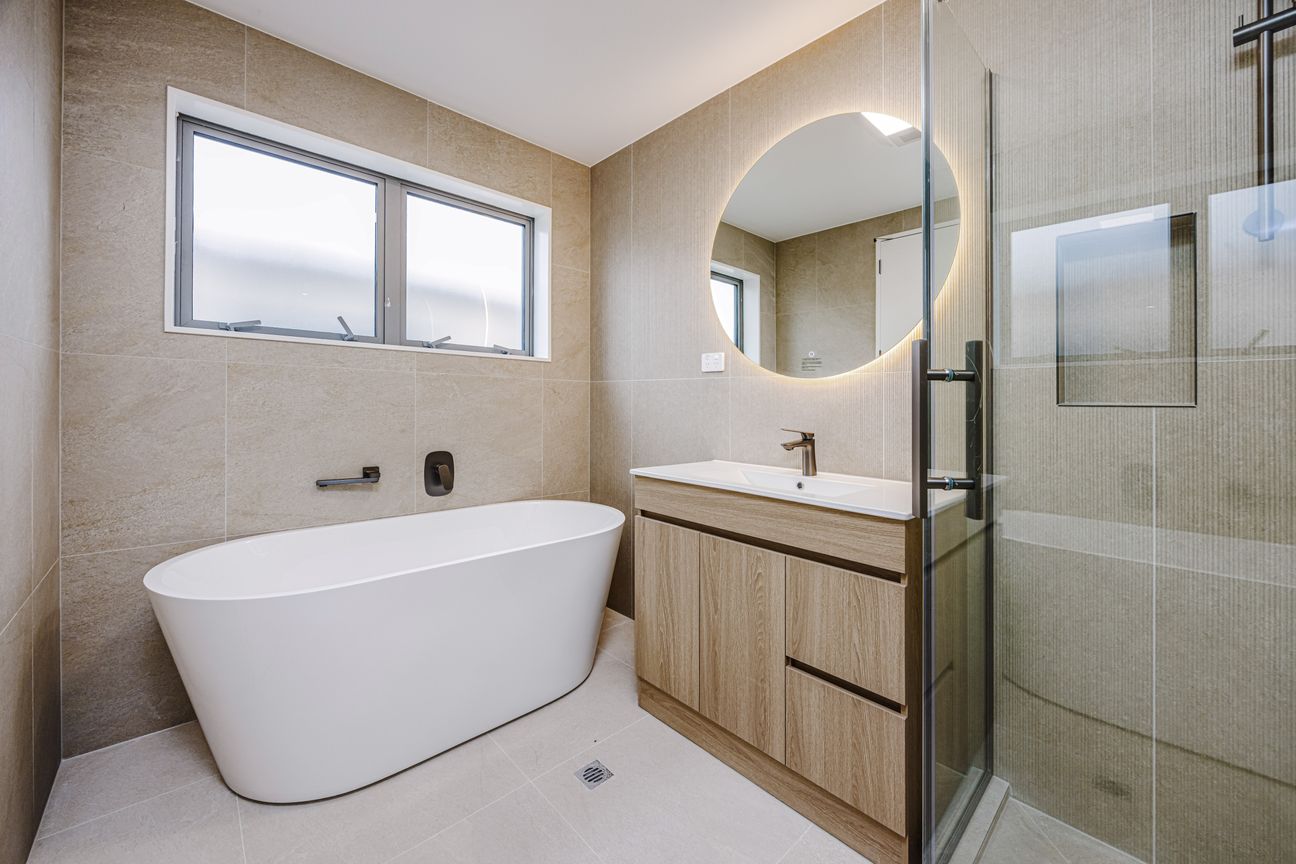 3 Master Suites! - Brand New - Vista 4