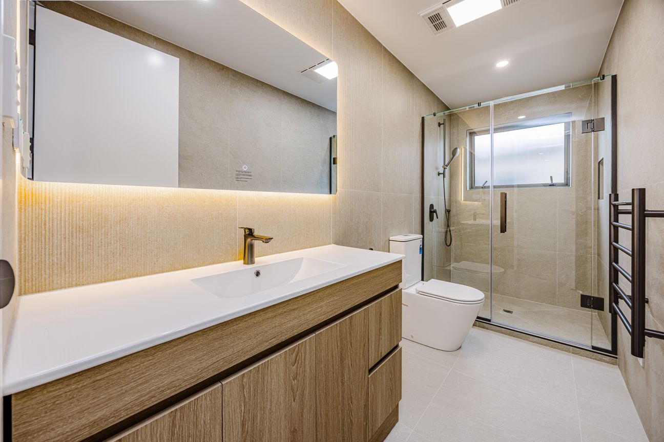3 Master Suites! - Brand New - Altro