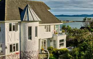 12 Cheviot Road, Lowry Bay, Eastbourne