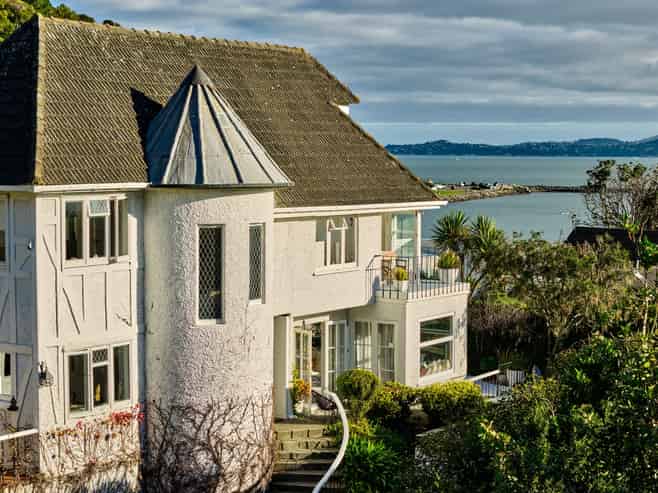 12 Cheviot Road, Lowry Bay, Eastbourne