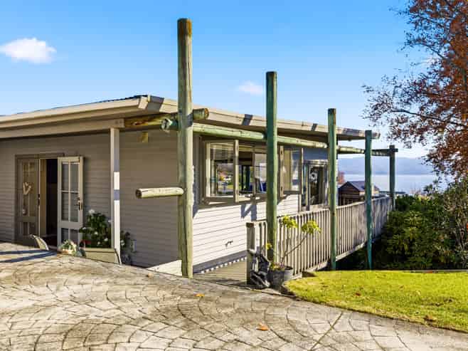 5 Matuku Street, Two Mile Bay