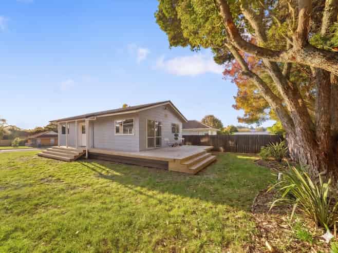 16 Katrina Place, Massey