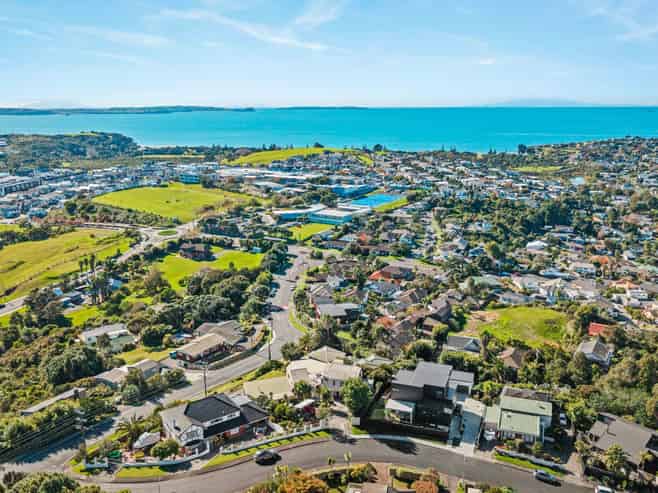 196 Glenvar Road, Torbay