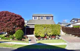 2 Sirius Place, Botany Downs
