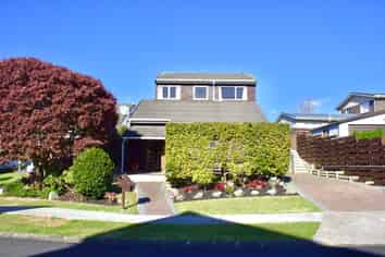 2 Sirius Place, Botany Downs