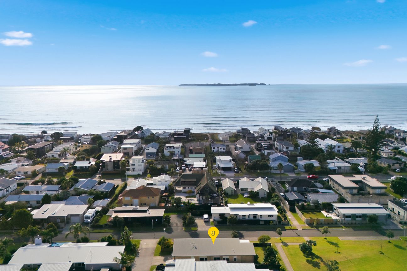Parkside Living Just Moments from the Beach - Aanzicht 2