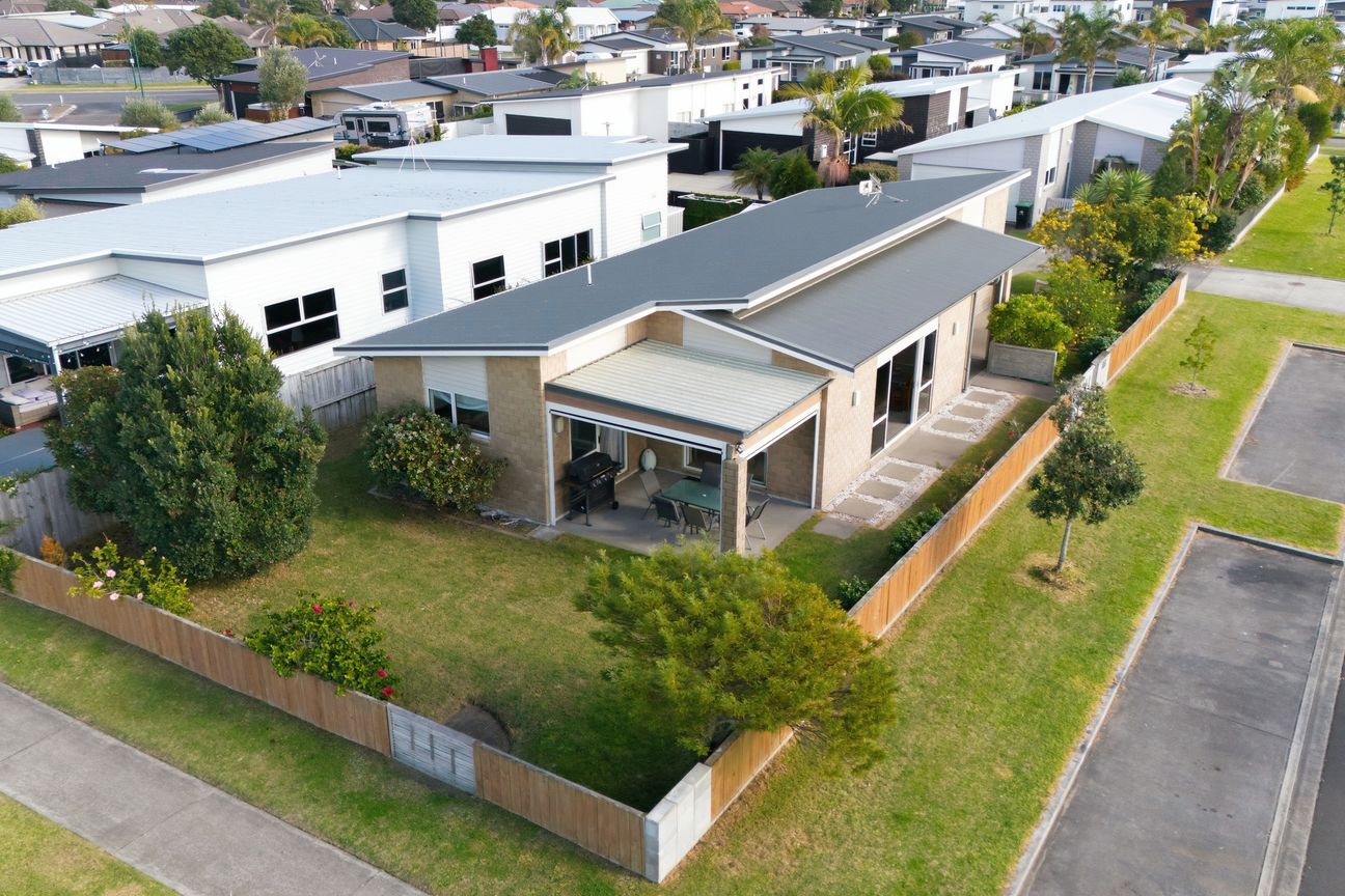 Parkside Living Just Moments from the Beach - Aanzicht 3
