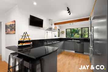 10 Thorps Quarry Road, Clevedon