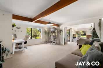 10 Thorps Quarry Road, Clevedon