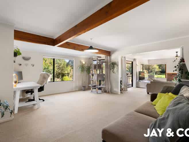 10 Thorps Quarry Road, Clevedon
