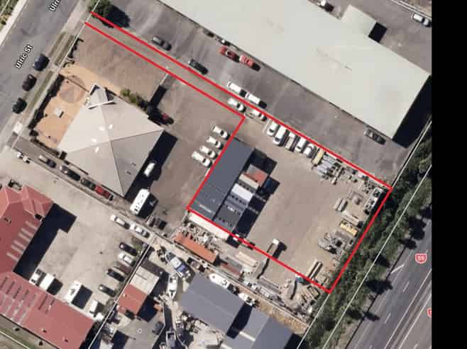 Workshop and yard in Plimmerton