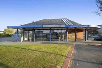 High Profile Corner Opportunity – Options Galore