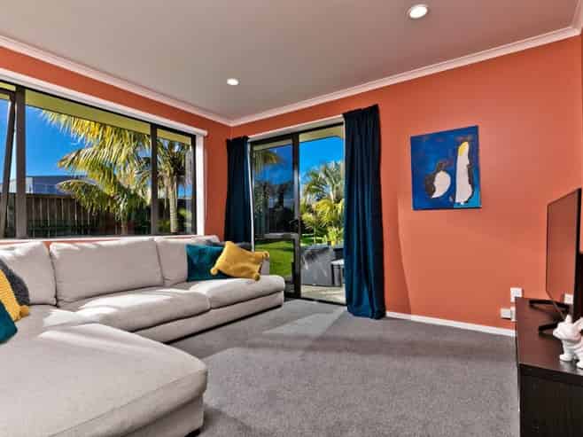 7 Lemon Grove Lane, Greenhithe