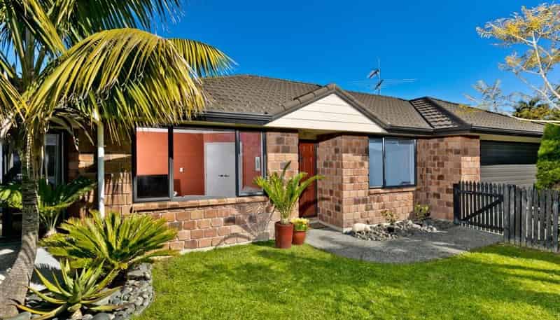 7 Lemon Grove Lane, Greenhithe