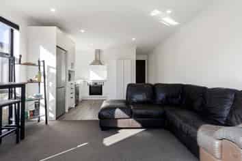 1/4 Searancke Place, Fairfield