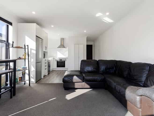 1/4 Searancke Place, Fairfield