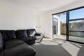1/4 Searancke Place, Fairfield