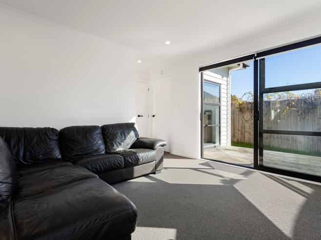 1/4 Searancke Place, Fairfield