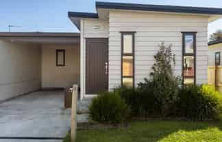 1/4 Searancke Place, Fairfield