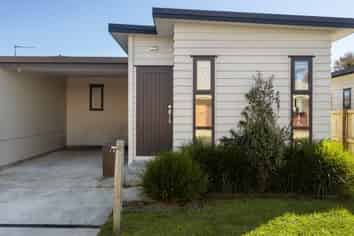 1/4 Searancke Place, Fairfield